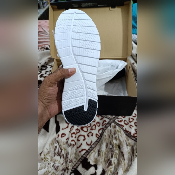 Adidas - Picture 4 of 10